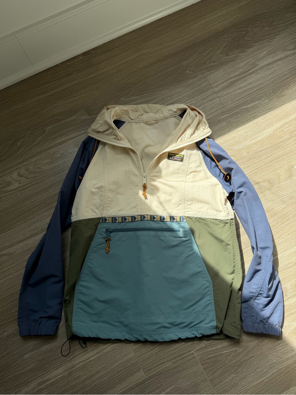 LL Bean Women's Mountain Classic Anorak Multi-Color Natural/ Blue Mineral Sz XS - Picture 2 of 9